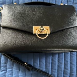 MK BLACK LEATHER CROSSBODY PURSE